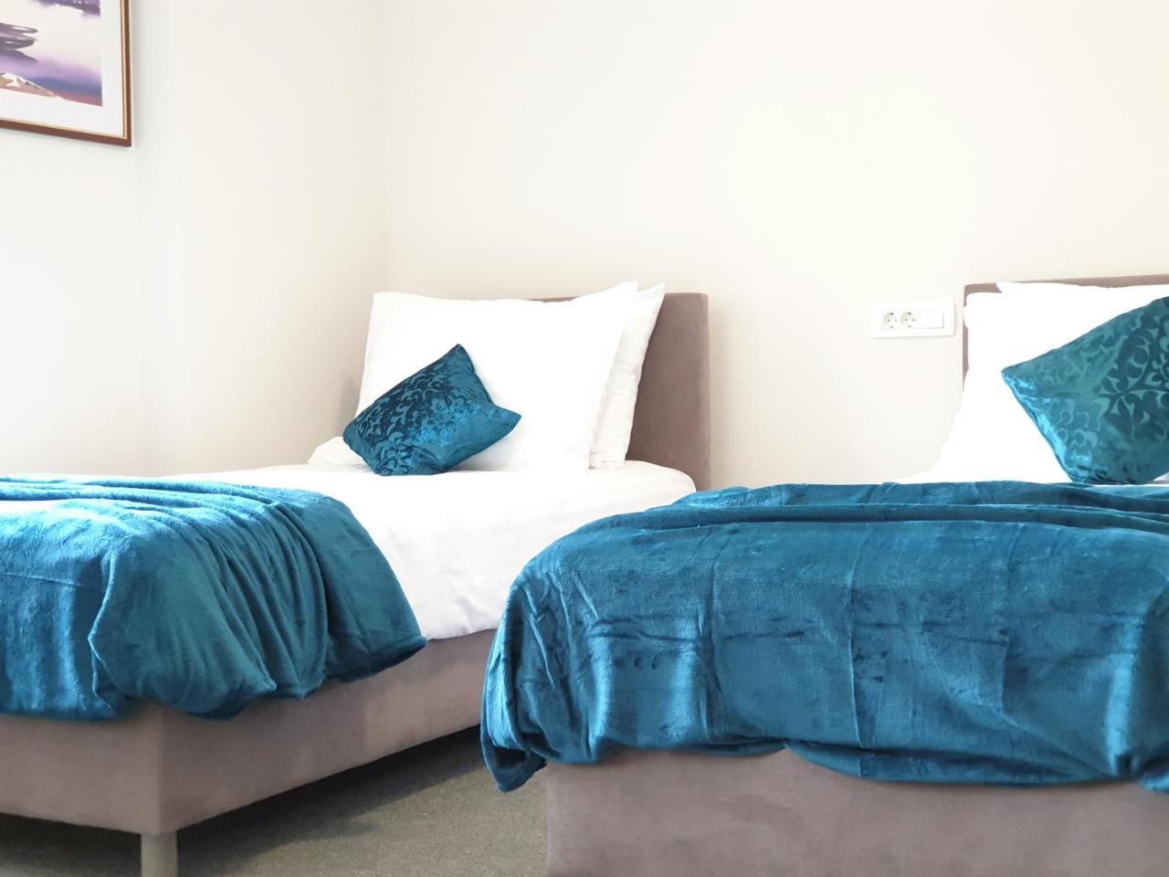 Smart Hostel Славонски-Брод Экстерьер фото